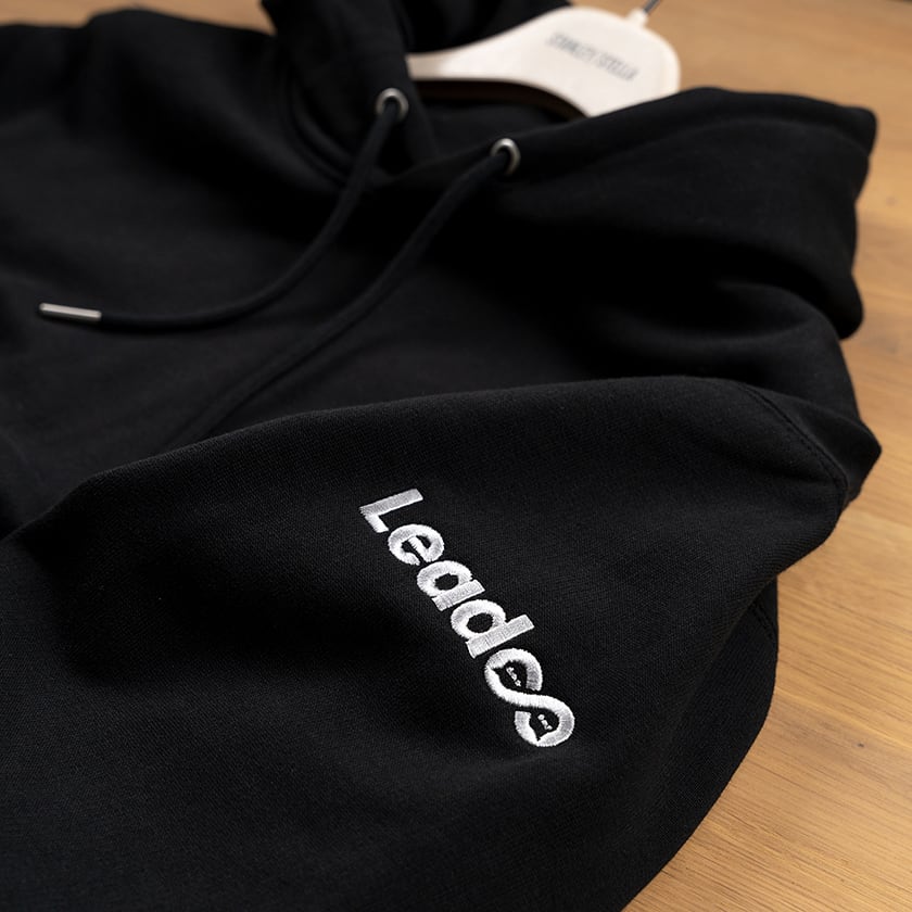 Hupparit Brodeerauksella Leadoo Logo Hiha Brodeeraus