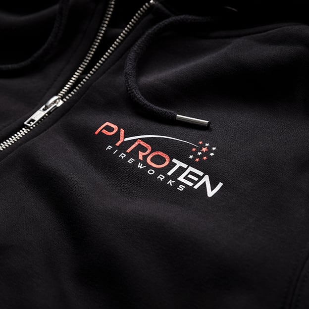 Mustat hupparit painatuksella, Pyroten logopainatus