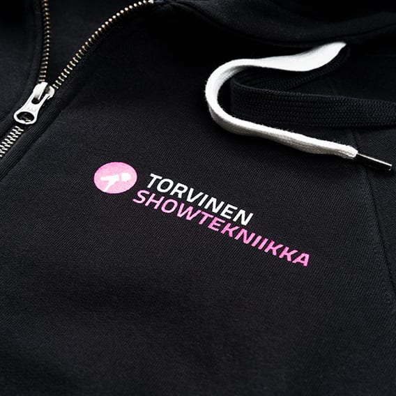 Torvinen Showtekniikka laadukkaat hupparit omalla logolla